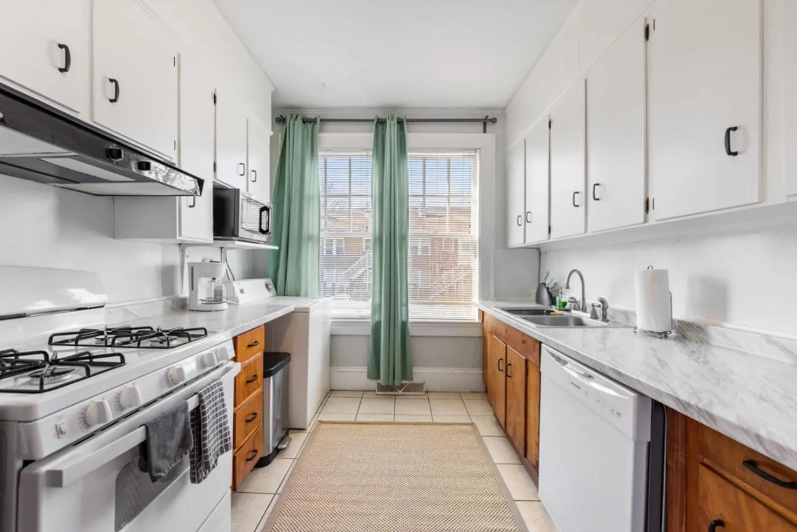 Holiday home Retro 1Br In Elizabeth With Porch & Eclectic Design Villa Charlotte