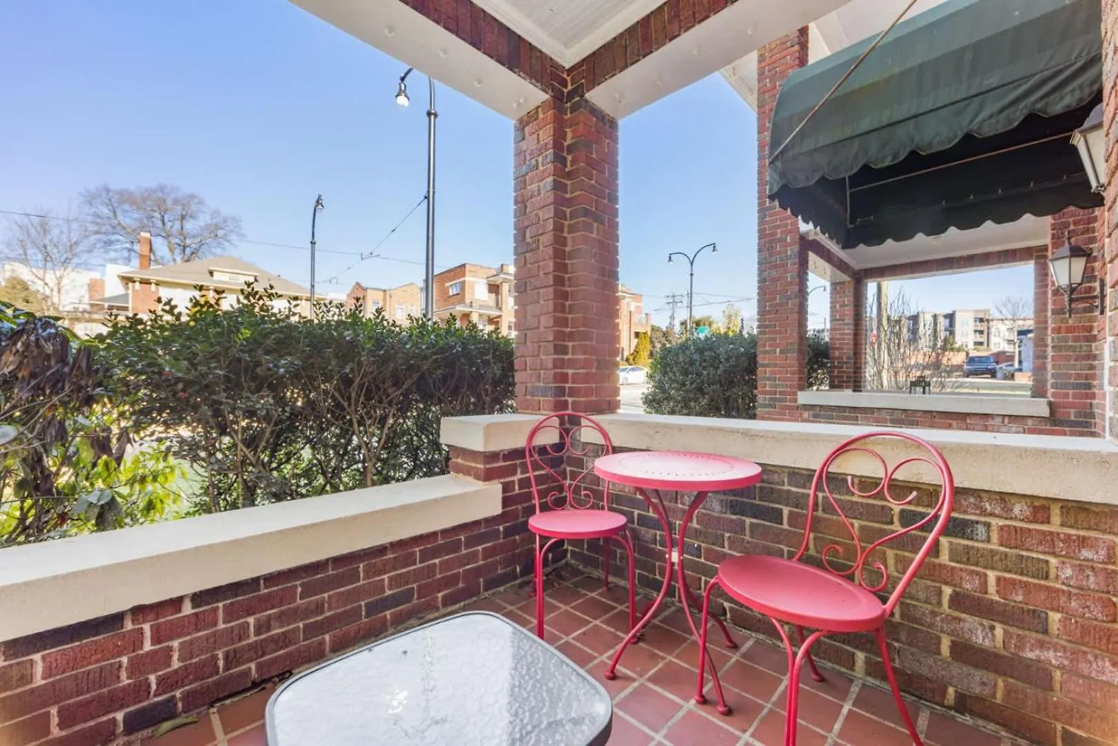 Retro 1Br In Elizabeth With Porch & Eclectic Design Villa Charlotte Holiday home