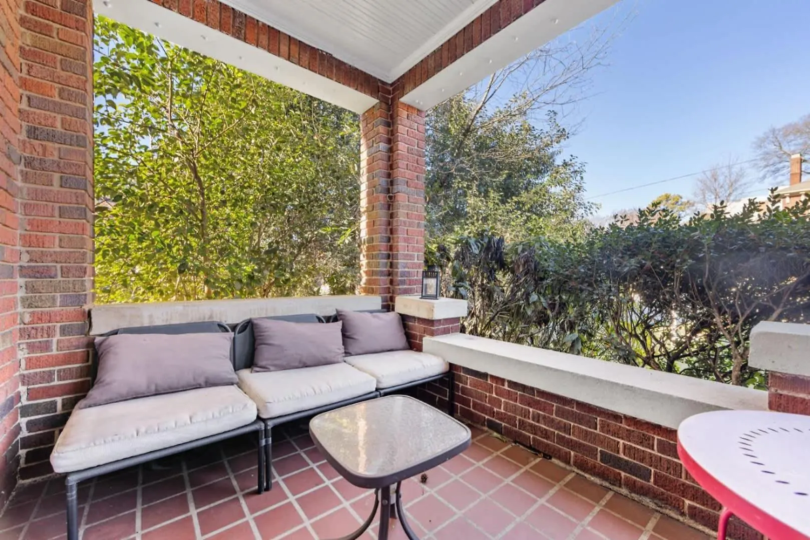 Retro 1Br In Elizabeth With Porch & Eclectic Design Villa Charlotte Holiday home
